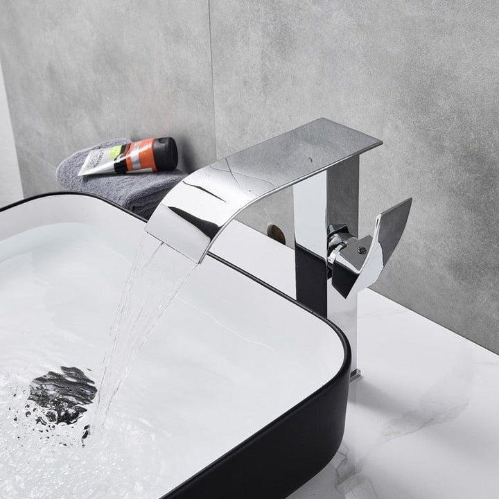 Mitigeur Lavabo Cascade | Équilibre Chromatique - Designix Mitigeur Lavabo Petit | 21.4 cm