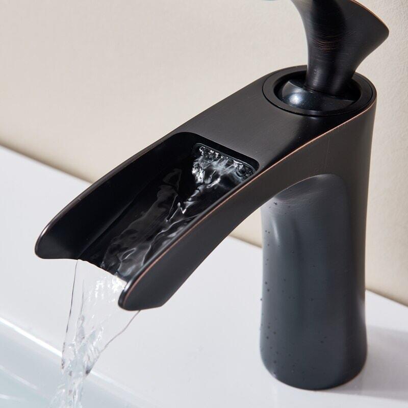 Mitigeur Lavabo Cascade | Esthétique Futuriste - Designix Mitigeur Lavabo Métal Brossé