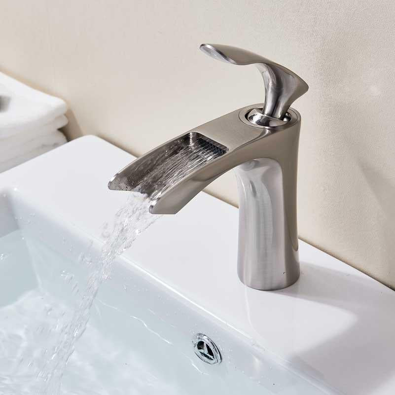 Mitigeur Lavabo Cascade | Esthétique Futuriste - Designix Mitigeur Lavabo Métal Brossé