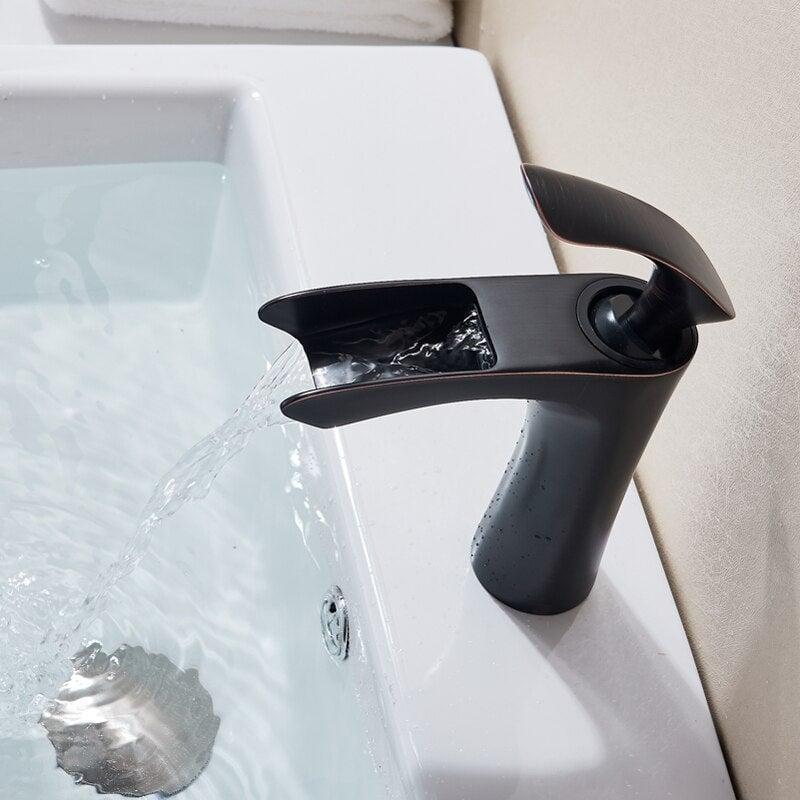 Mitigeur Lavabo Cascade | Esthétique Futuriste - Designix Mitigeur Lavabo Métal Brossé