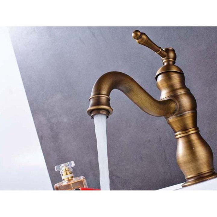 Mitigeur Lavabo Rétro | Lueur Éthérée - Designix Mitigeur Lavabo Bronze
