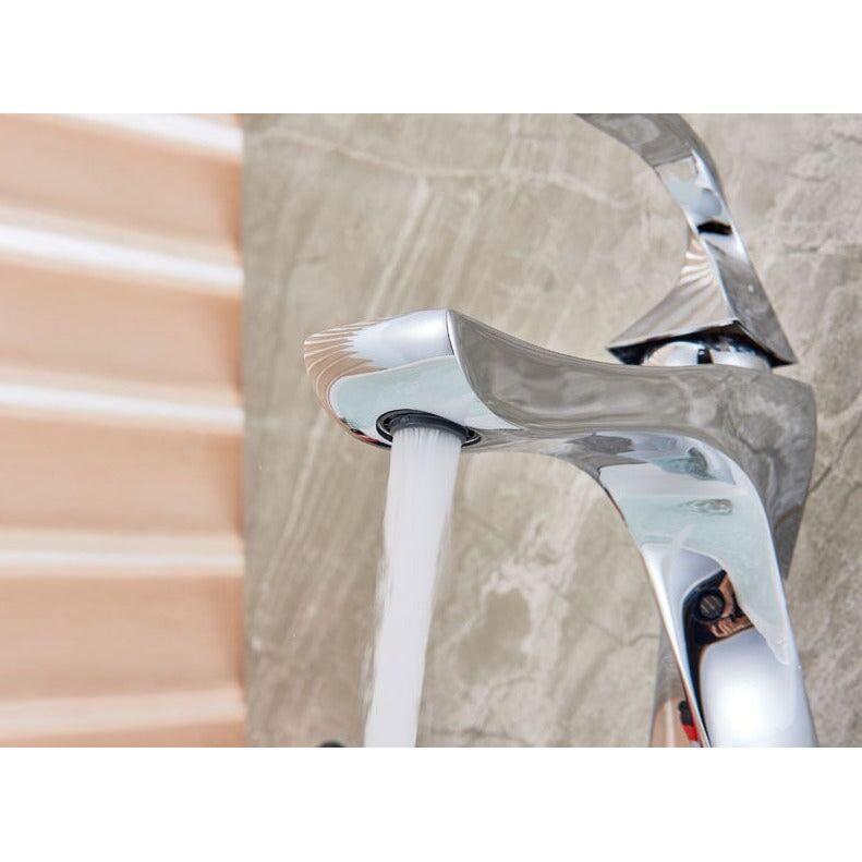Mitigeur Lavabo Tordu | Élégance Sculpturale - Designix Mitigeur Lavabo Or
