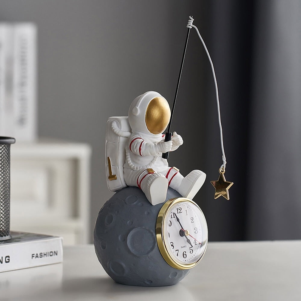 Statuette Horloge | Spaceman | Designix - Statuette    - https://designix.fr/