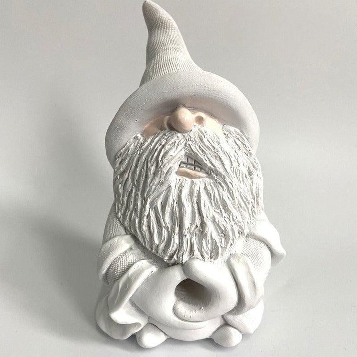 Statuette Nain Fumeur | Mystère Enchanté | Designix - Statuette Nain 8x7.5x15 cm   - https://designix.fr/