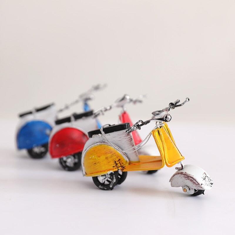"Figurines Moto Fer Artisanat" | Designix - 2222 - https://designix.fr/